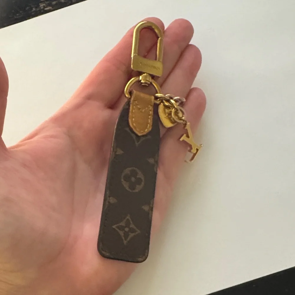 🔘Louis Vuitton Monogram Brown and Gold Key Chain - Picture 3 of 6